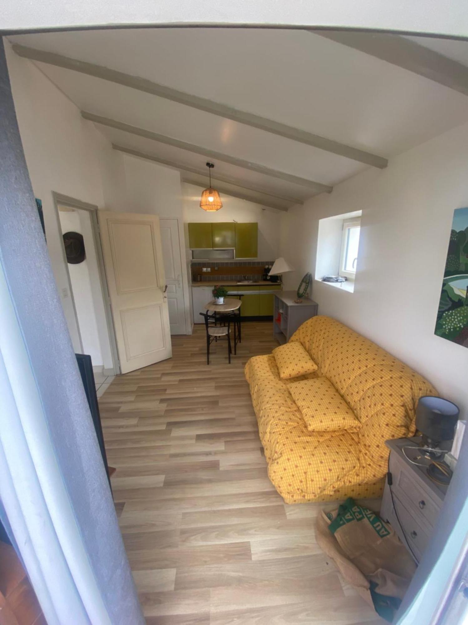 Petit Appartement Saint-Xandre Exteriör bild