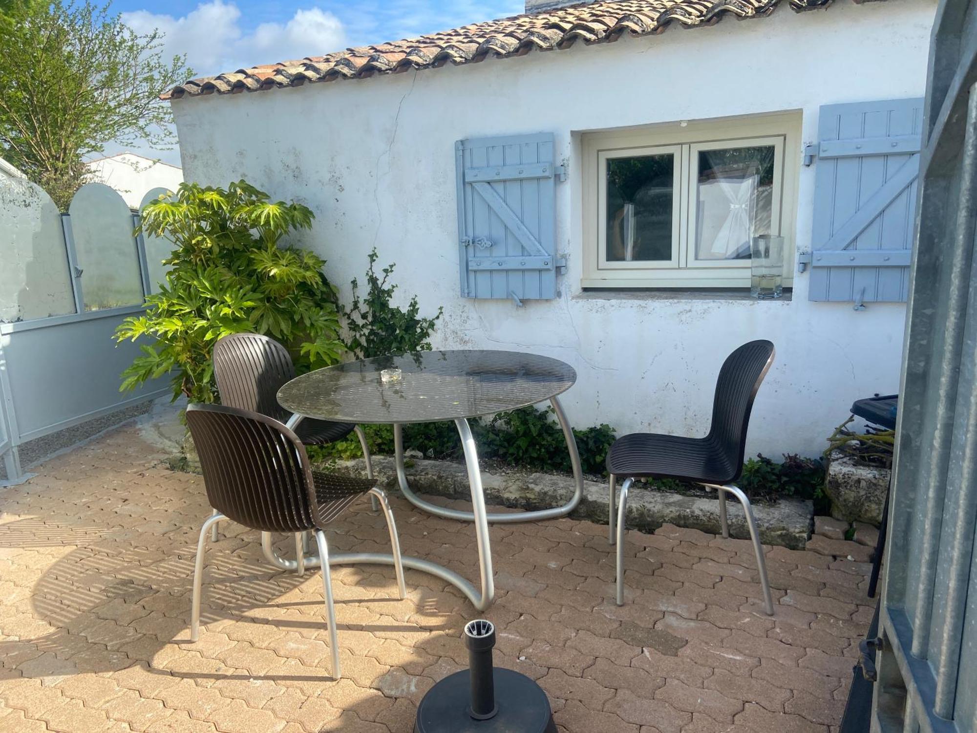 Petit Appartement Saint-Xandre Exteriör bild